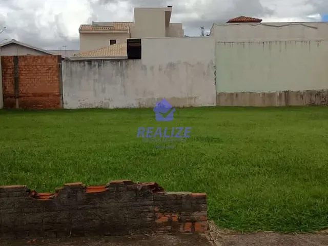 Terreno com 300m², à venda, no bairro Villas Paraíso em Botucatu