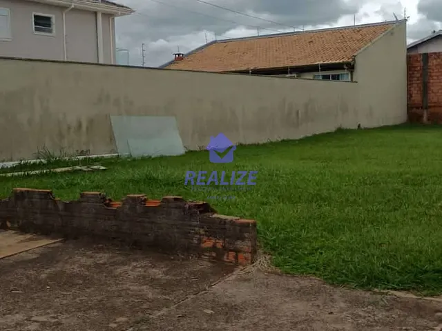 Terreno com 300m², à venda, no bairro Villas Paraíso em Botucatu