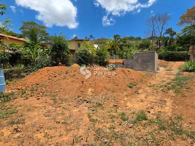Terreno com 730m², à venda, no bairro Balança em Simão Pereira