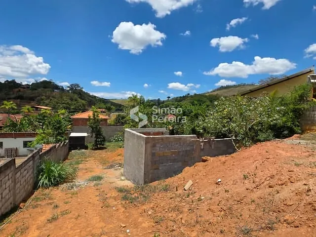 Terreno com 730m², à venda, no bairro Balança em Simão Pereira