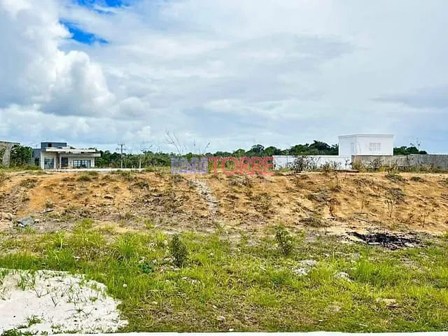 Terreno com 450m², à venda, no bairro Nossa Senhora da Vitória em Ilhéus