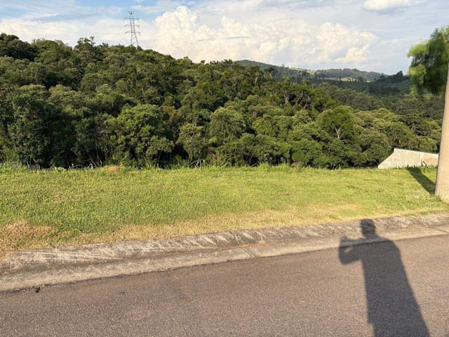 Terreno com 850m², à venda, no bairro Monte Alegre em Vinhedo