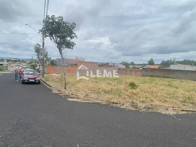 Terreno com 425m², à venda, no bairro Loteamento Residencial e Comercial Jardim Lago dos Ipês em Mococa