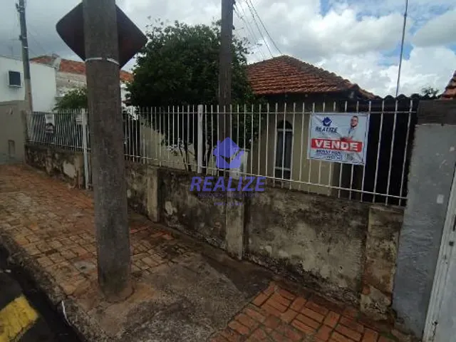 Terreno com 242m², à venda, no bairro Centro em Botucatu