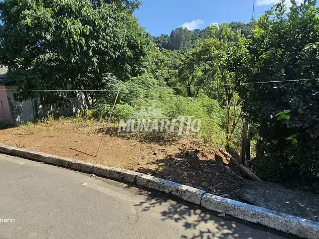 Terreno com 493m², à venda, no bairro Village em Piratuba