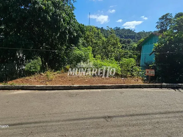 Terreno com 493m², à venda, no bairro Village em Piratuba
