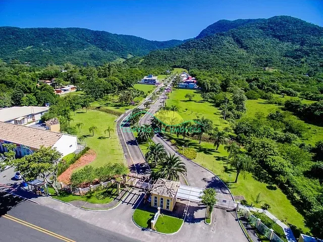 Terreno com 466m², à venda, no bairro Ribeirão da Ilha em Florianópolis