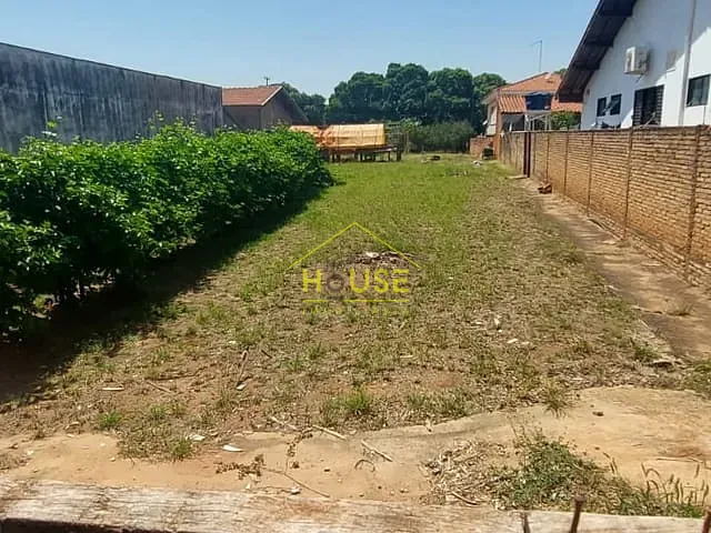 Terreno com 447m², à venda, no bairro Jardim Botura em Votuporanga