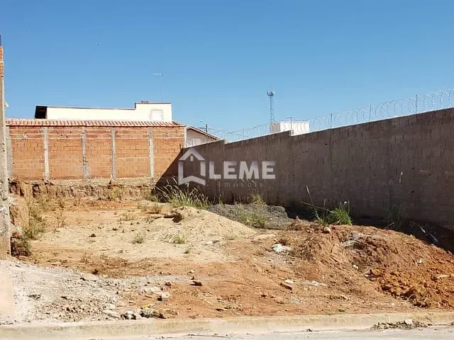Terreno com 180m², à venda, no bairro Jardim Botânico em Mococa