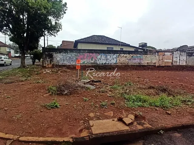 Terreno com 186m², à venda, no bairro Jardim Lorena em Arapongas