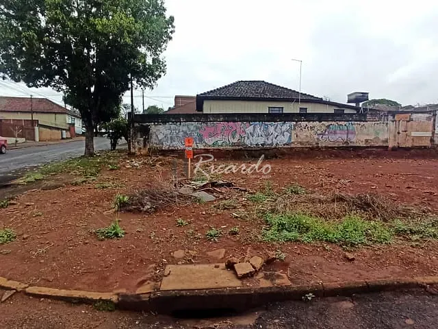 Terreno com 186m², à venda, no bairro Jardim Lorena em Arapongas