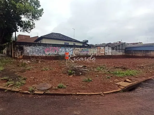 Terreno com 186m², à venda, no bairro Jardim Lorena em Arapongas