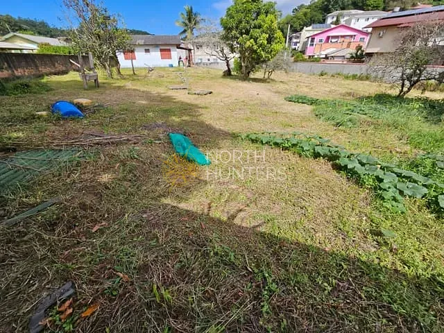 Terreno com 2017m², à venda, no bairro Cachoeira do Bom Jesus em Florianópolis
