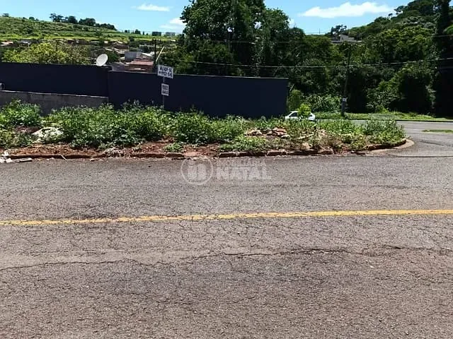 Terreno com 391m², à venda, no bairro Jardim Paris em Londrina