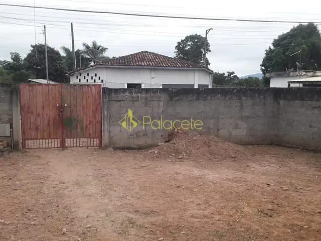 Terreno à venda, no bairro Vila São Benedito em Pindamonhangaba