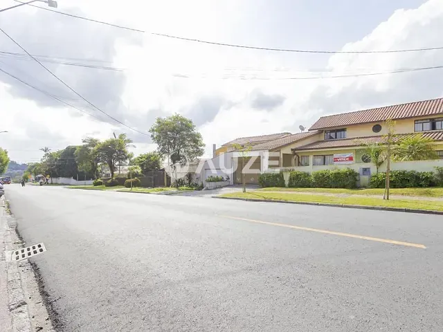 Terreno com 331m² 5 quartos e 5 banheiros, à venda, no bairro Barreirinha em Curitiba