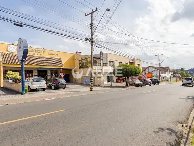 Terreno com 331m² 5 quartos e 5 banheiros, à venda, no bairro Barreirinha em Curitiba