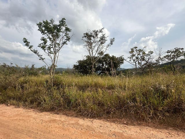 Terreno com 360m², à venda, no bairro Vianinha (Melo Viana) em Esmeraldas