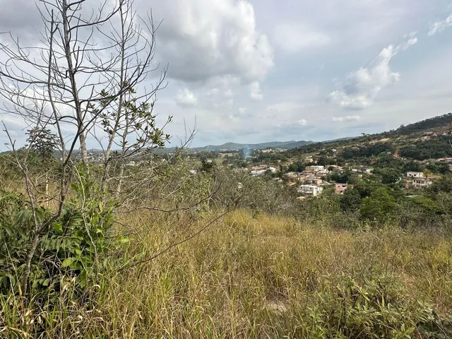 Terreno com 360m², à venda, no bairro Vianinha (Melo Viana) em Esmeraldas