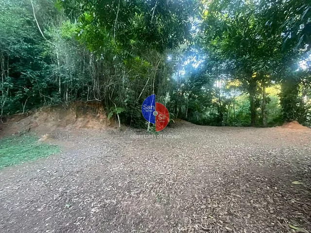 Terreno com 5000m², à venda, no bairro Monte Oliveti em Guapimirim