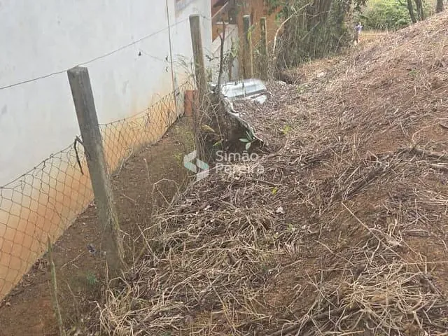 Terreno com 910m², à venda, no bairro Balança em Simão Pereira