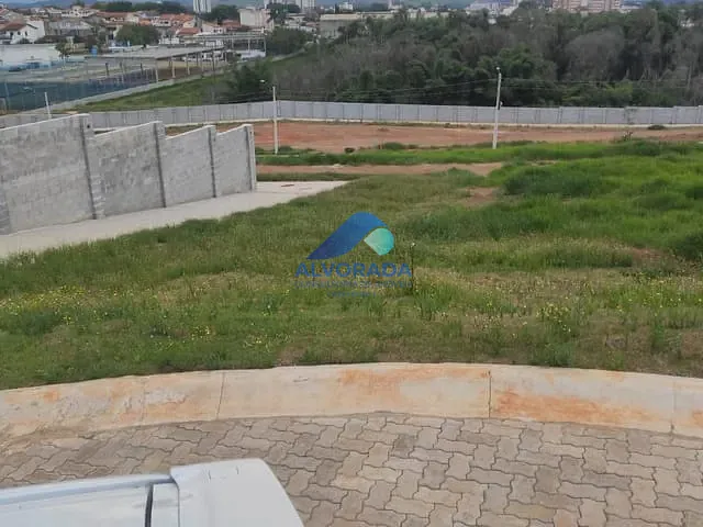 Terreno com 303m², à venda, no bairro Sapé II em Caçapava