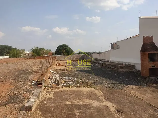 Terreno com 1011m², à venda, no bairro San Remo em Votuporanga