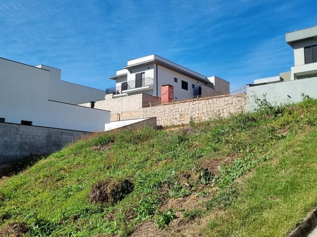 Terreno com 378m², à venda, no bairro Vila Pasti em Louveira