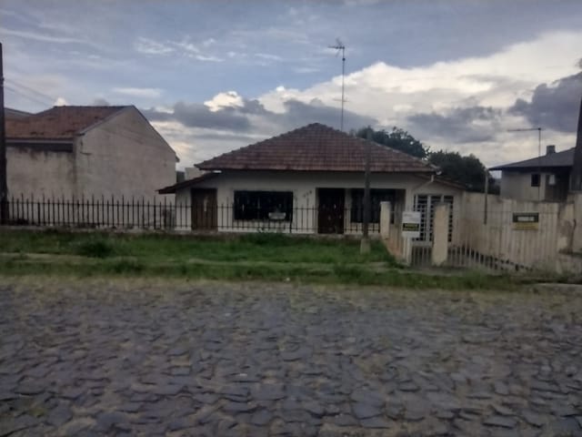 Terreno com 490m², à venda, no bairro Oficinas em Ponta Grossa