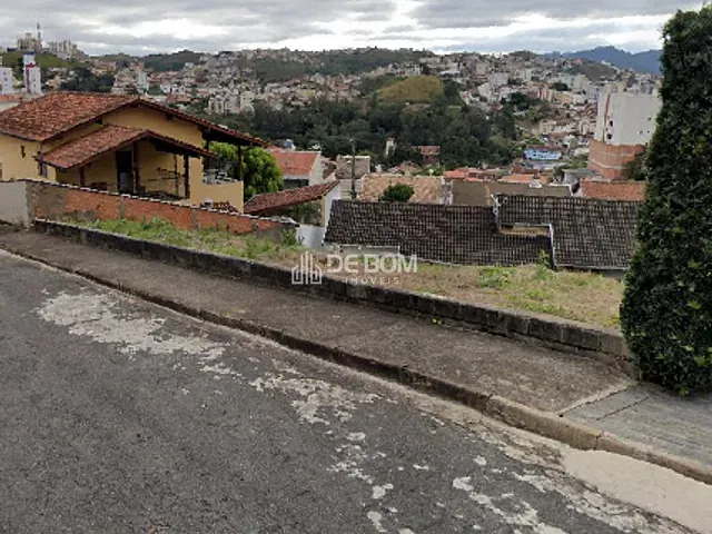 Terreno com 310m², à venda, no bairro Parque Vivaldi Leite Ribeiro em Poços de Caldas