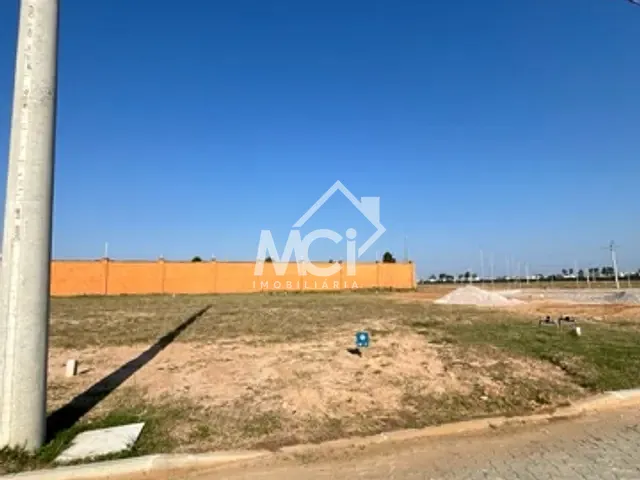 Terreno com 273m², à venda, no bairro Laranjal em Pelotas
