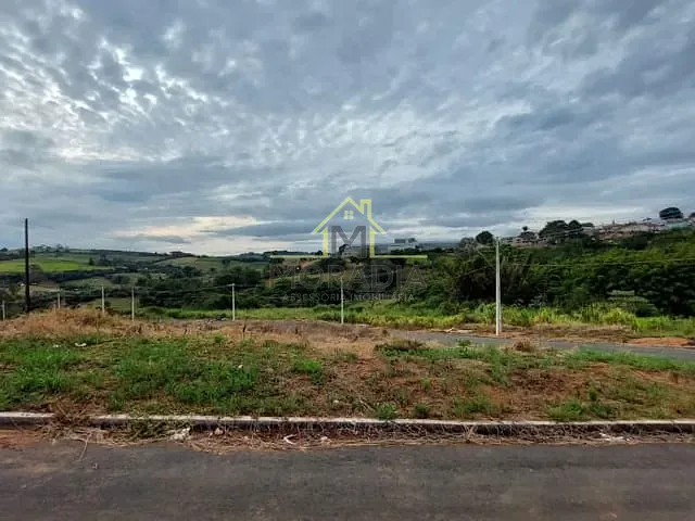 Terreno com 268m², à venda, no bairro Residencial Araucária  em Muzambinho
