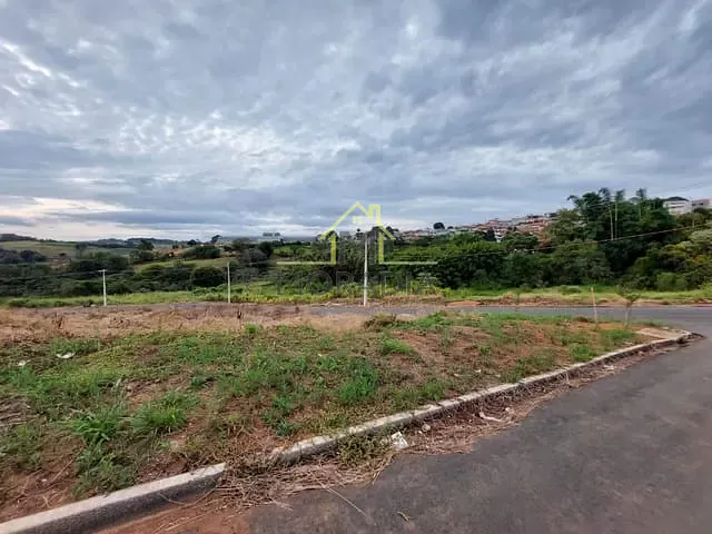 Terreno com 268m², à venda, no bairro Residencial Araucária  em Muzambinho