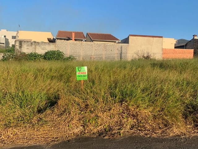 Terreno com 300m², à venda, no bairro Loteamento Sierra em Extrema