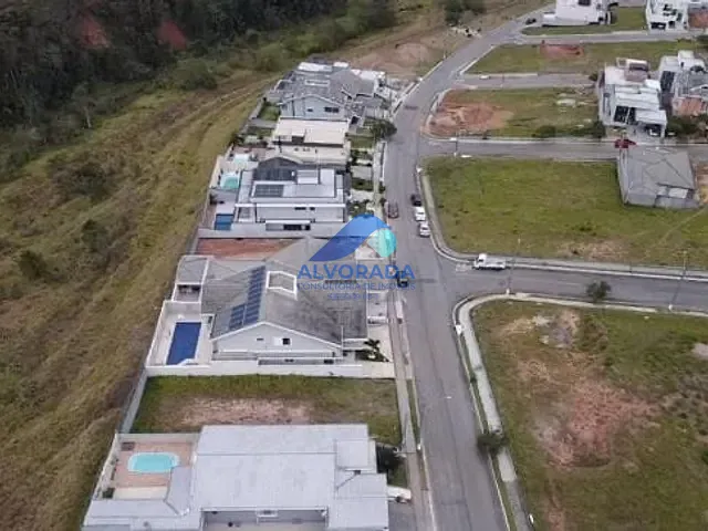 Terreno com 360m², à venda, no bairro Condomínio Residencial Mantiqueira em São José dos Campos