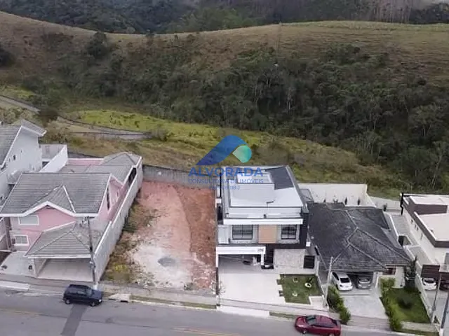 Terreno com 360m², à venda, no bairro Condomínio Residencial Mantiqueira em São José dos Campos