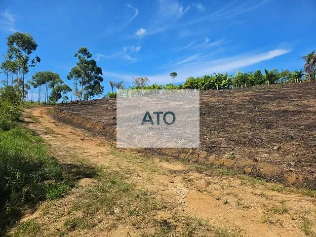 Terreno com 3050m², à venda, no bairro Centro em Tijucas