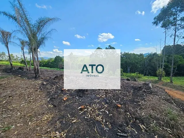Terreno com 3050m², à venda, no bairro Centro em Tijucas