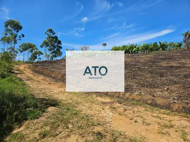 Terreno com 3050m², à venda, no bairro Centro em Tijucas