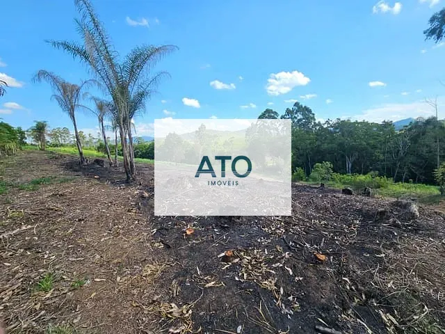 Terreno com 3050m², à venda, no bairro Centro em Tijucas