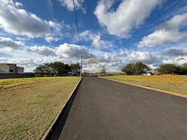 Terreno com 250m², à venda, no bairro Jardim São Lucas em Salto de Pirapora