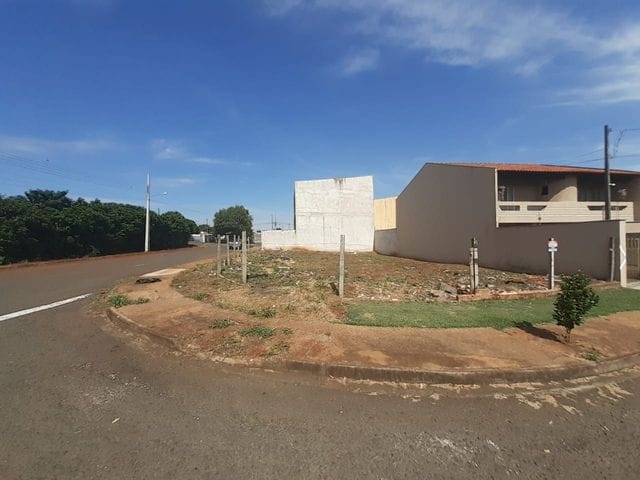 Foto do Terreno - Terreno plano à venda 387 metros, zoneamento ZR3 - Esquina | Próximo a comércios no Jardim Santiago Londrina. | Guepardo Imob