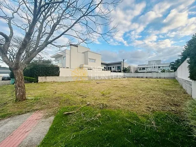 Terreno com 775m², à venda, no bairro Jurerê Internacional em Florianópolis