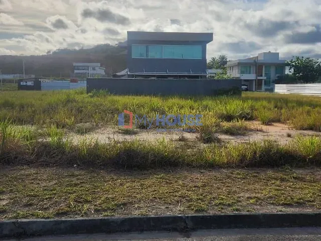 Terreno com 450m², à venda, no bairro Nossa Senhora da Vitória em Ilhéus