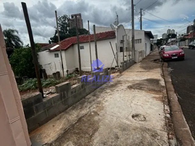Terreno com 703m², à venda, no bairro Vila São Lúcio em Botucatu