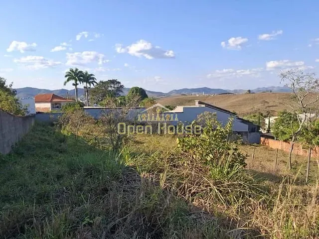 Terreno com 736m², à venda, no bairro Loteamento Bondarovshy em Quatis