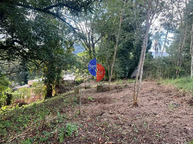 Terreno com 647m², à venda, no bairro Limoeiro em Guapimirim