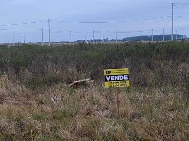 Terreno com 300m², à venda, no bairro Centro em Pelotas