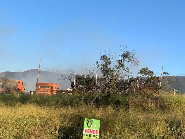 Terreno com 300m², à venda, no bairro Loteamento Sierra em Extrema
