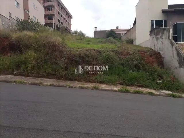 Terreno com 300m², à venda, no bairro Centenário em Poços de Caldas